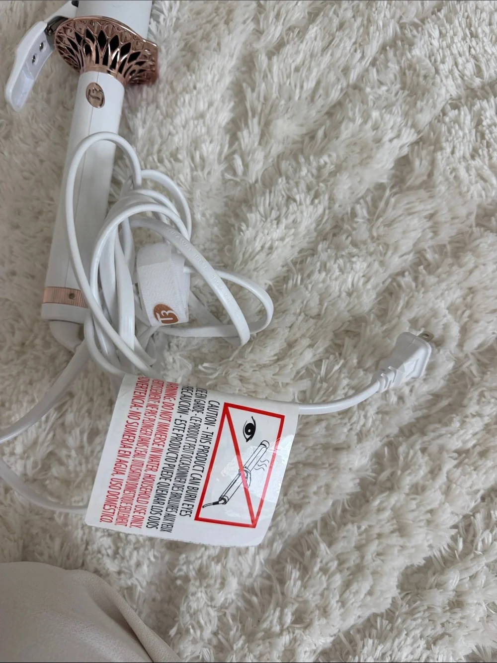 T3 Body Waver 1.75 White Curling Iron with Rose Gold Accents